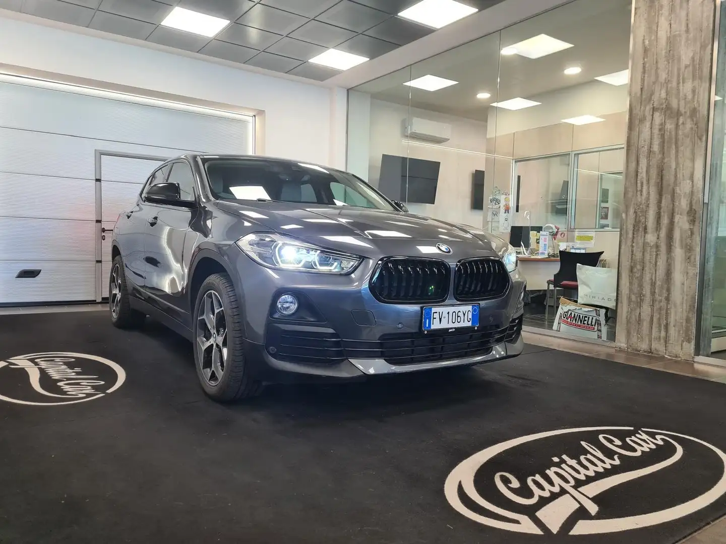 BMW X2 X2 F39 sdrive18d auto Grigio - 2