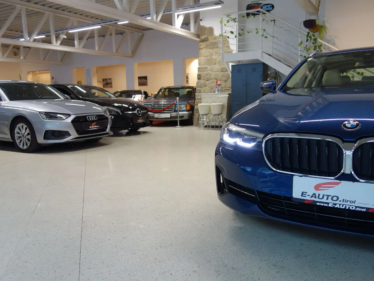 BMW 520 520d xDrive Aut. *SPORTPAKET *LEASING *AHK *ERSTB Blau - 2