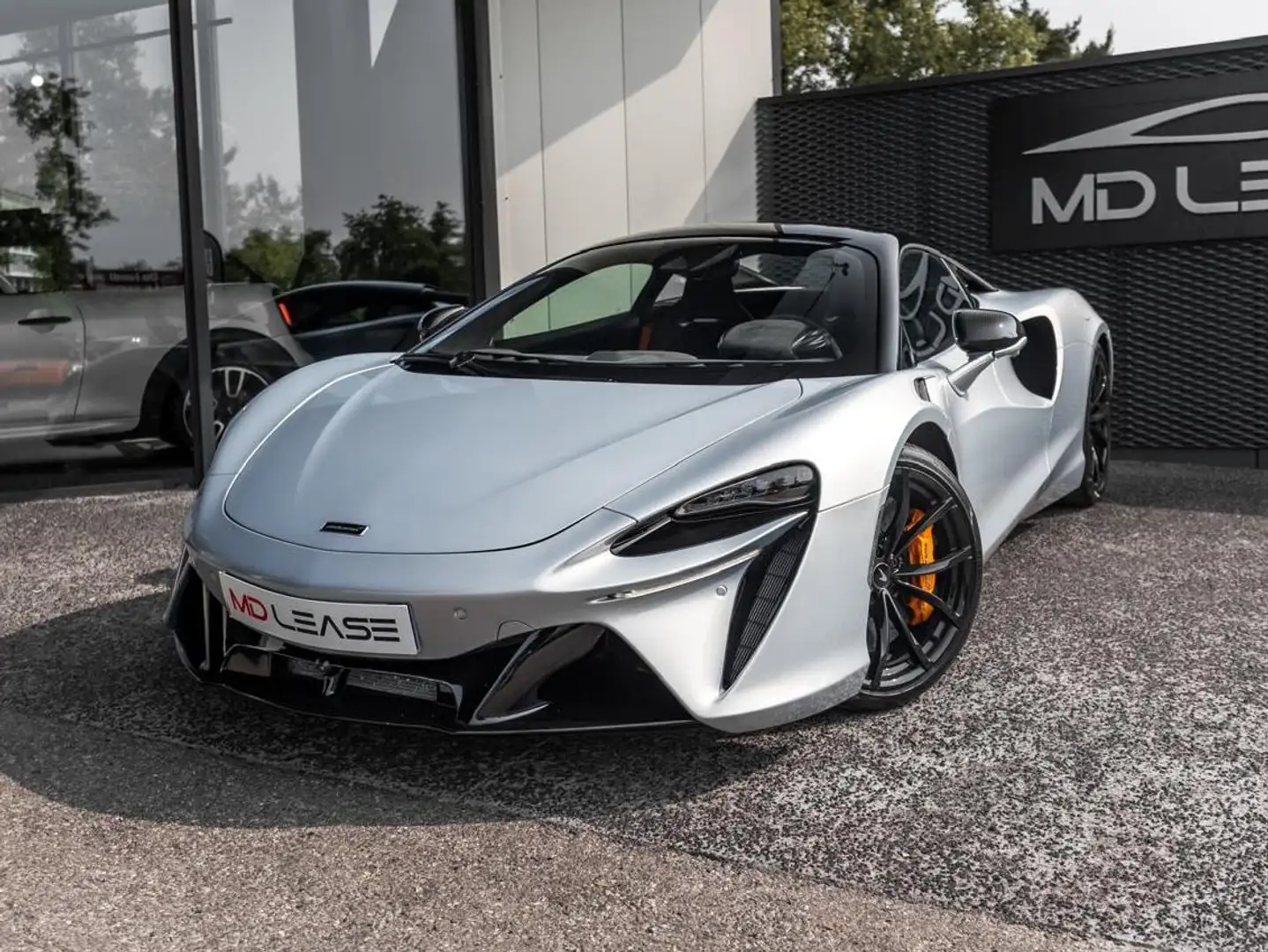 McLaren Artura Gris - 1