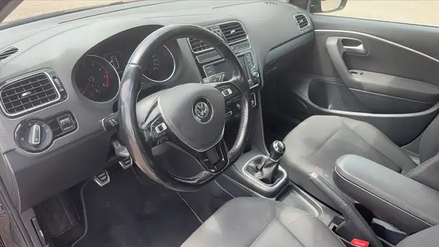 Volkswagen Polo view 8