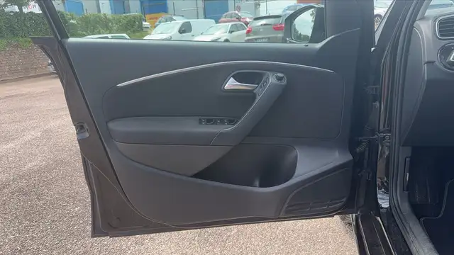Volkswagen Polo view 7