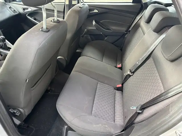 Ford Focus view 8