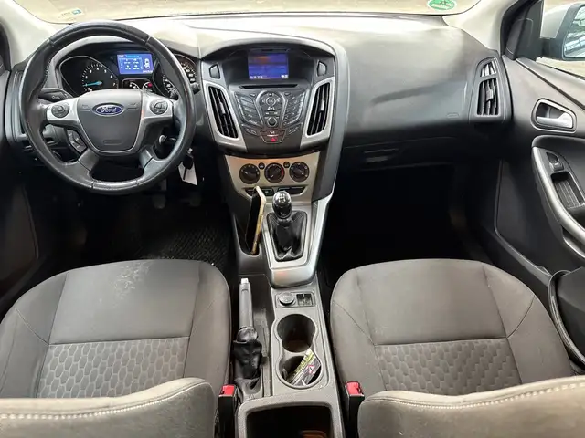 Ford Focus view 6