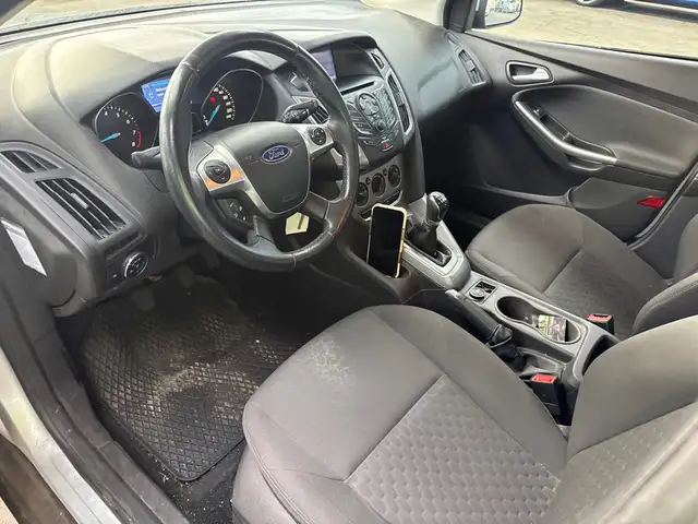 Ford Focus view 9