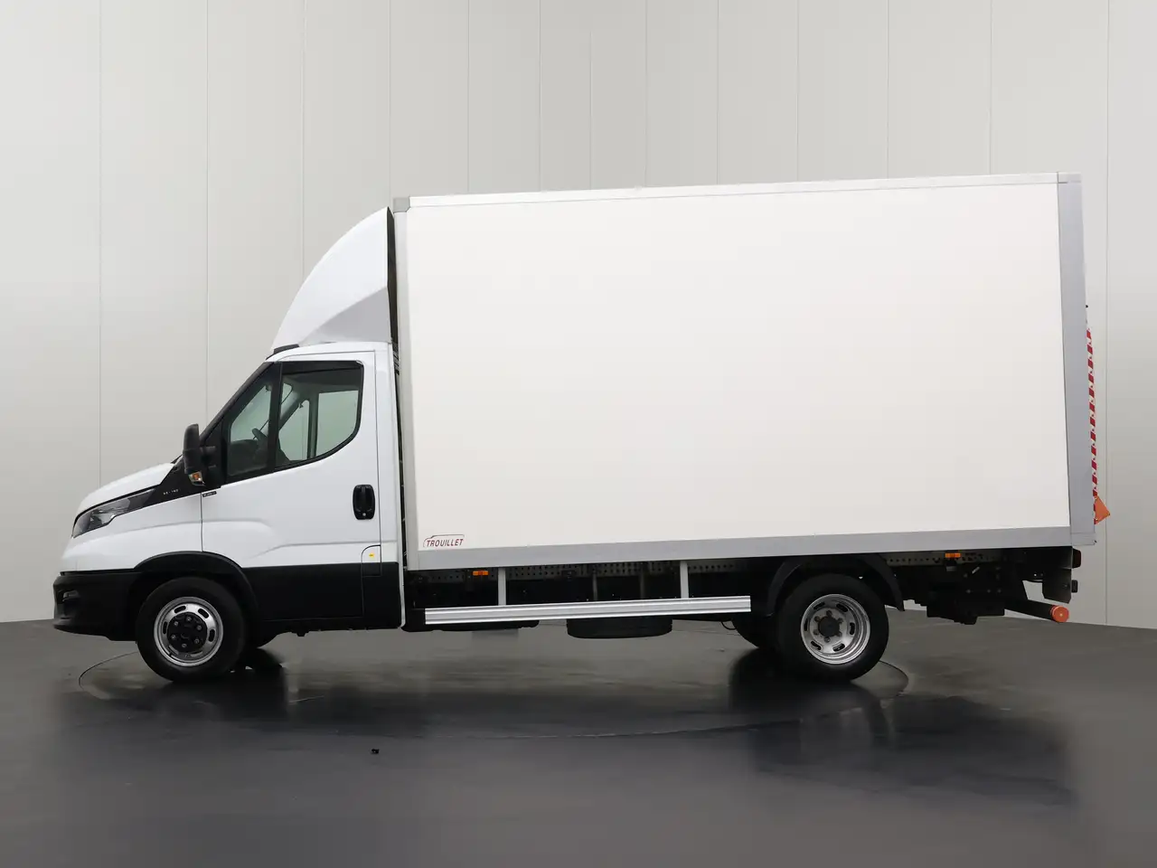 Iveco Daily 2024 — фото 12