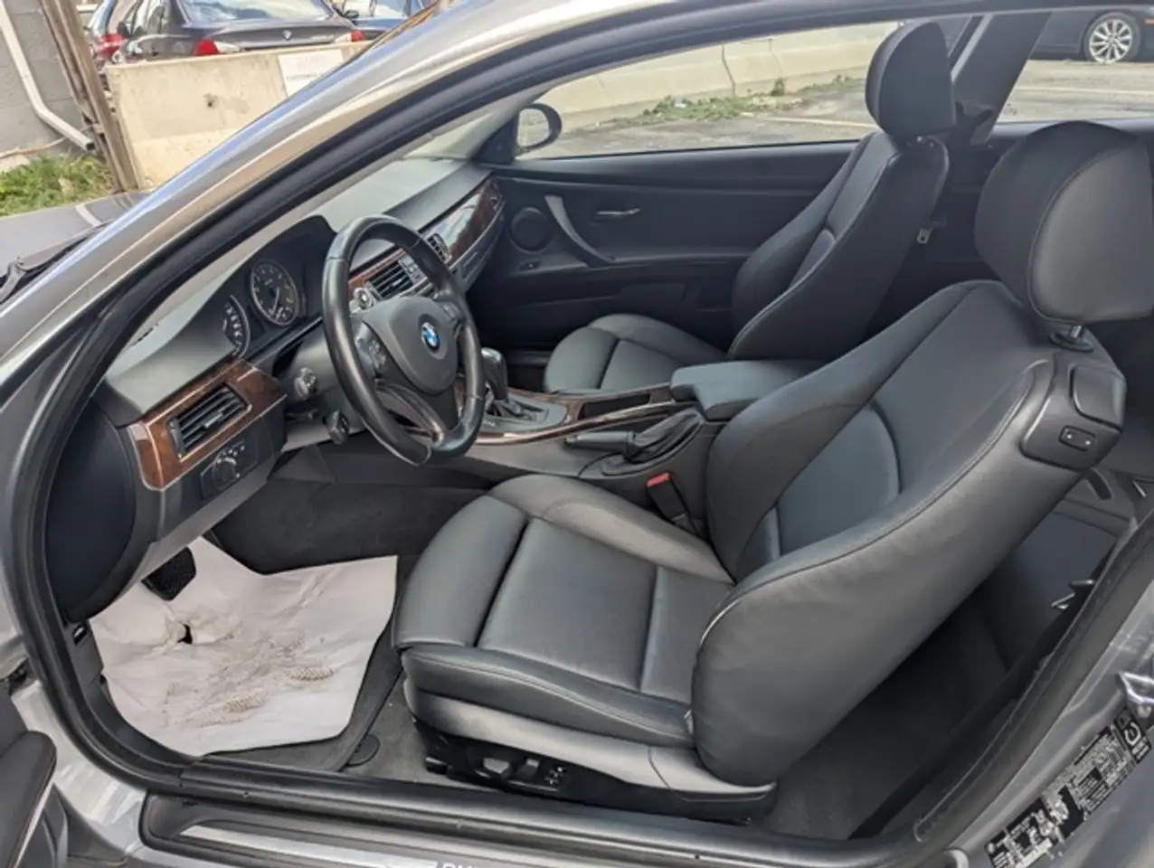 BMW 3 Series снимка BMW 3 Series