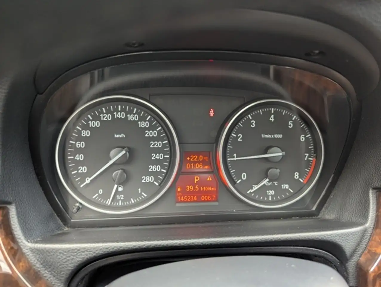 BMW 3 Series снимка BMW 3 Series