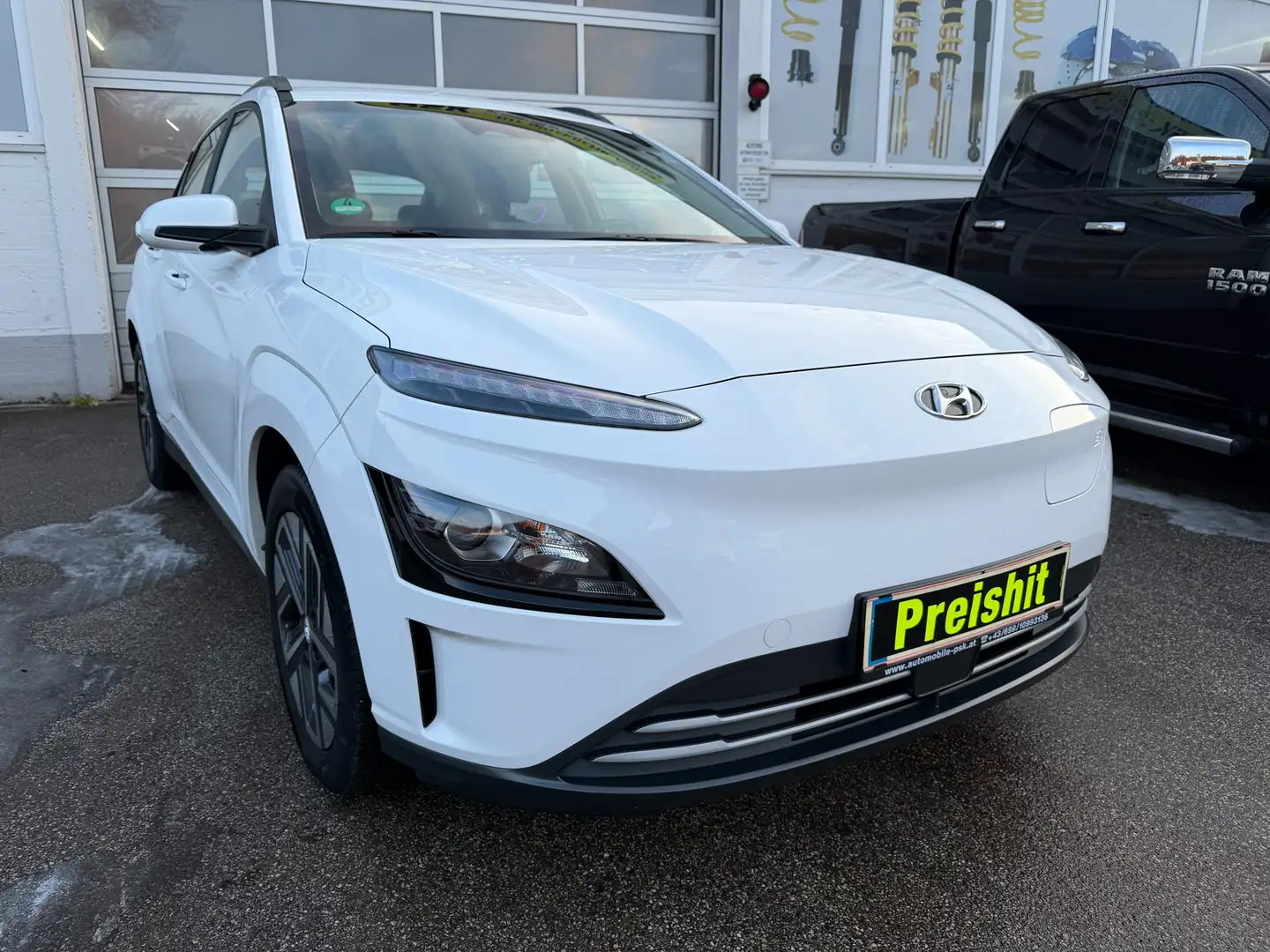 Hyundai KONA Kona Elektro 39kWh Click Click Weiß - 1