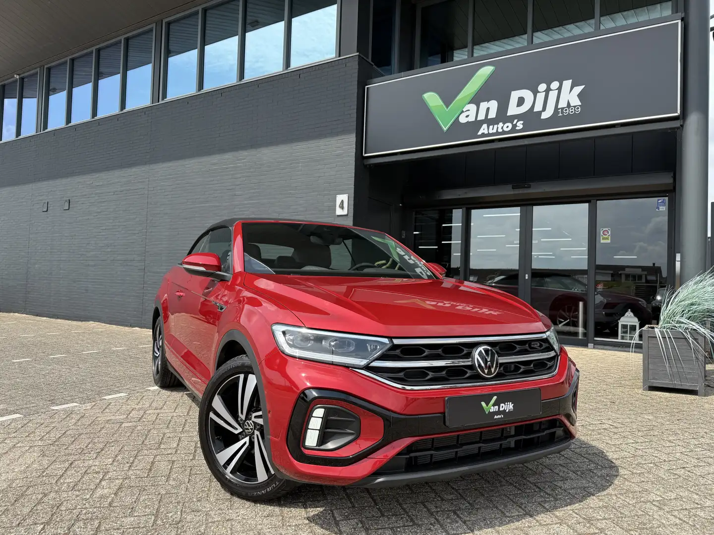 Volkswagen T-Roc Cabrio 1.5 TSI R-Line Navi Camera Trekhaak - 2