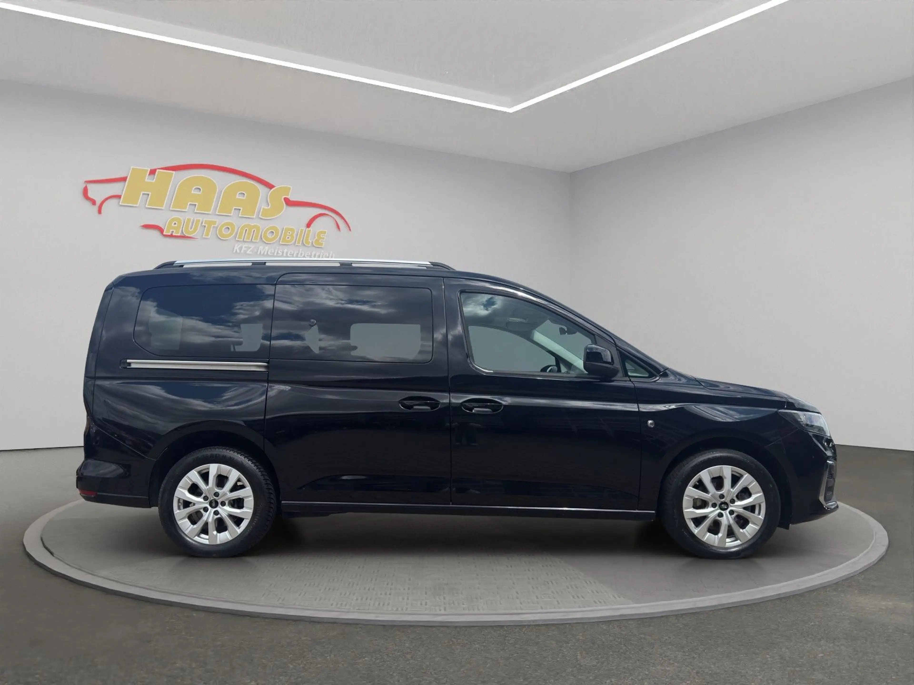 Ford Grand Tourneo Connect Titanium *7 Sitzer*Navi* — photo 4
