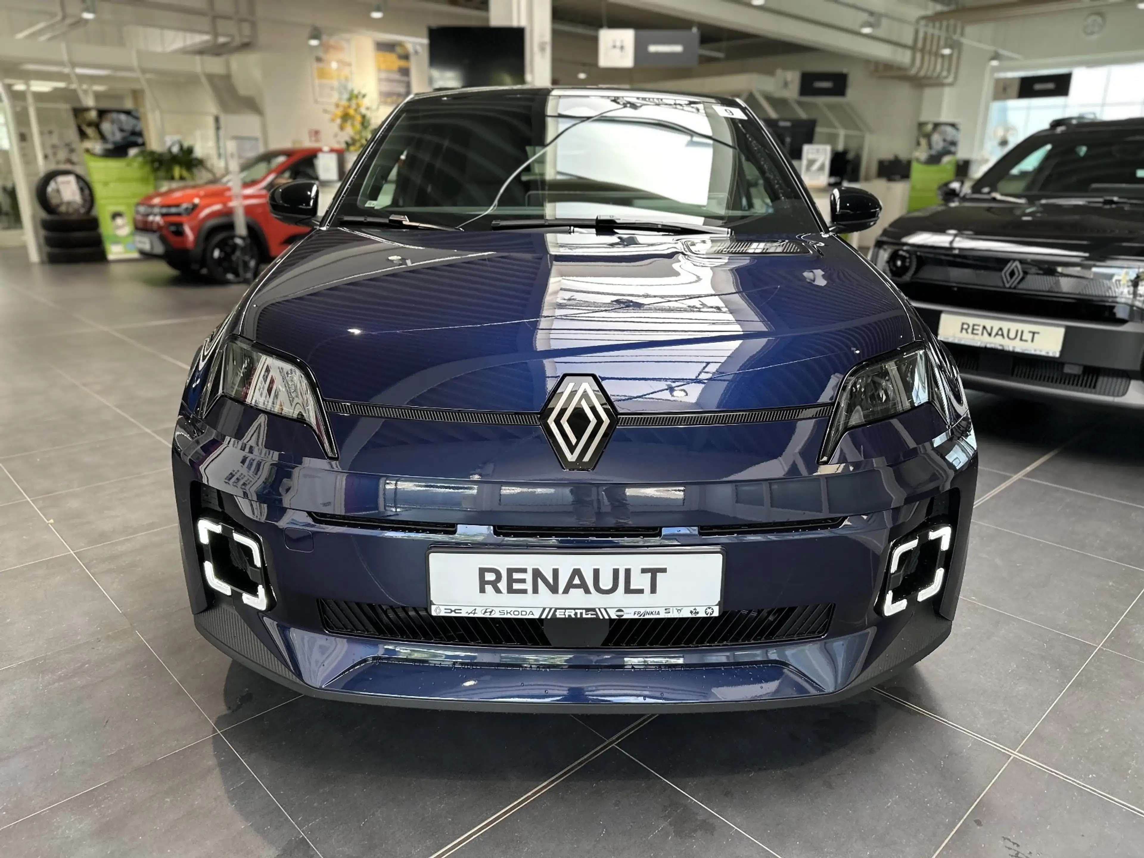 Renault R 5 E-Tech Techno 150 Comfort Range — photo 2
