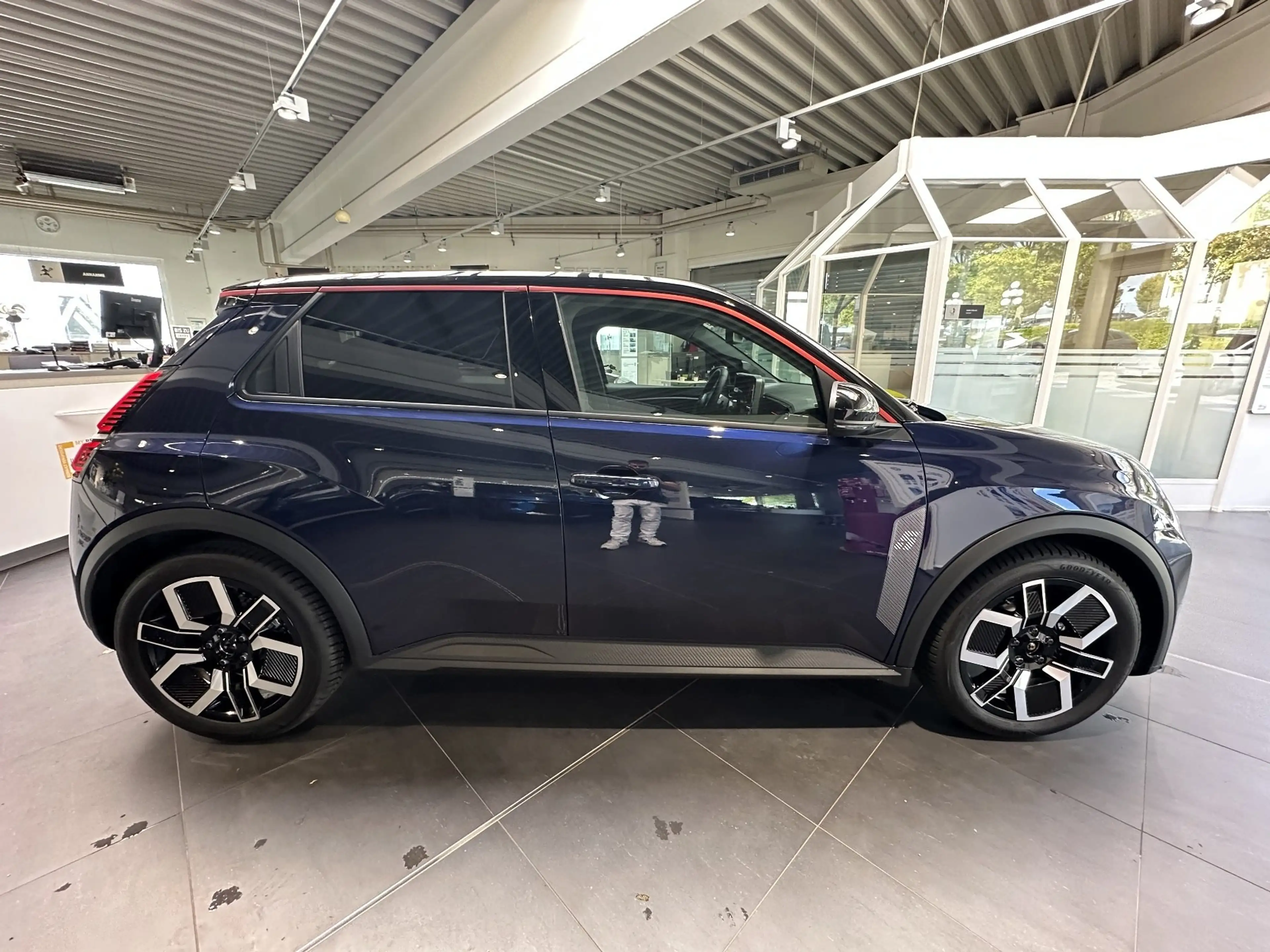 Renault R 5 E-Tech Techno 150 Comfort Range — photo 6
