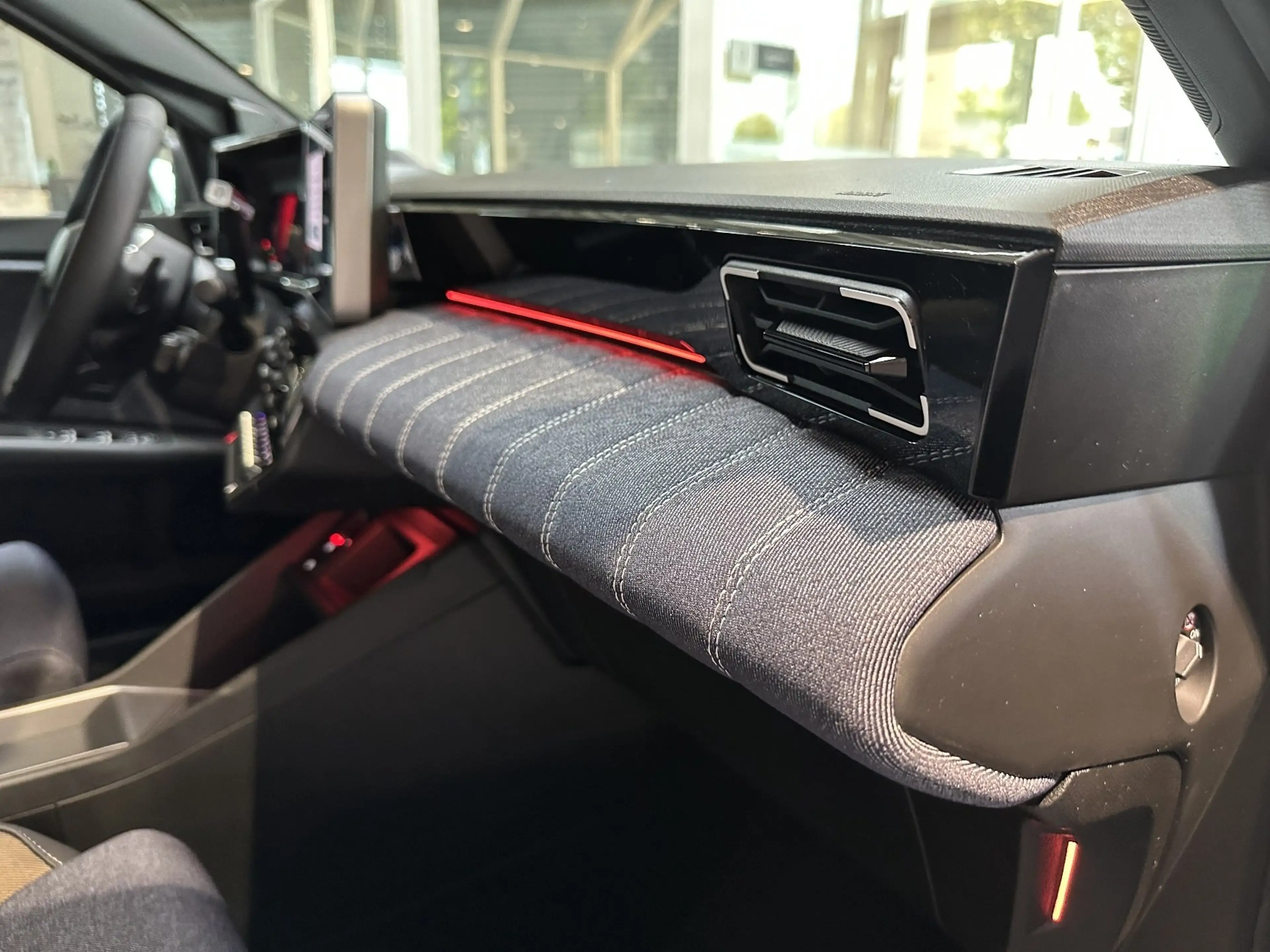 Renault R 5 E-Tech Techno 150 Comfort Range — photo 8