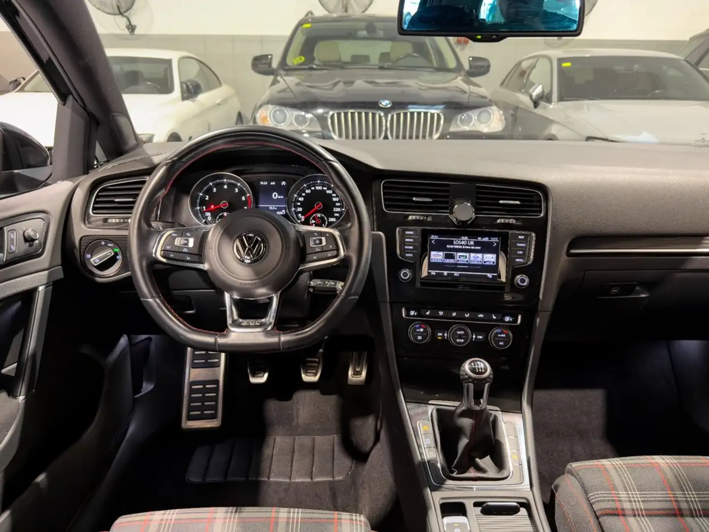 Volkswagen Golf GTI 2.0 TSI 220CV BMT Zwart - 2