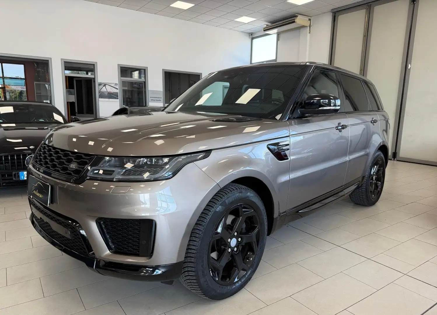 Land Rover Range Rover Sport Range Rover Sport 3.0 tdV6 HSE Dinamyc Restyling Gris - 2