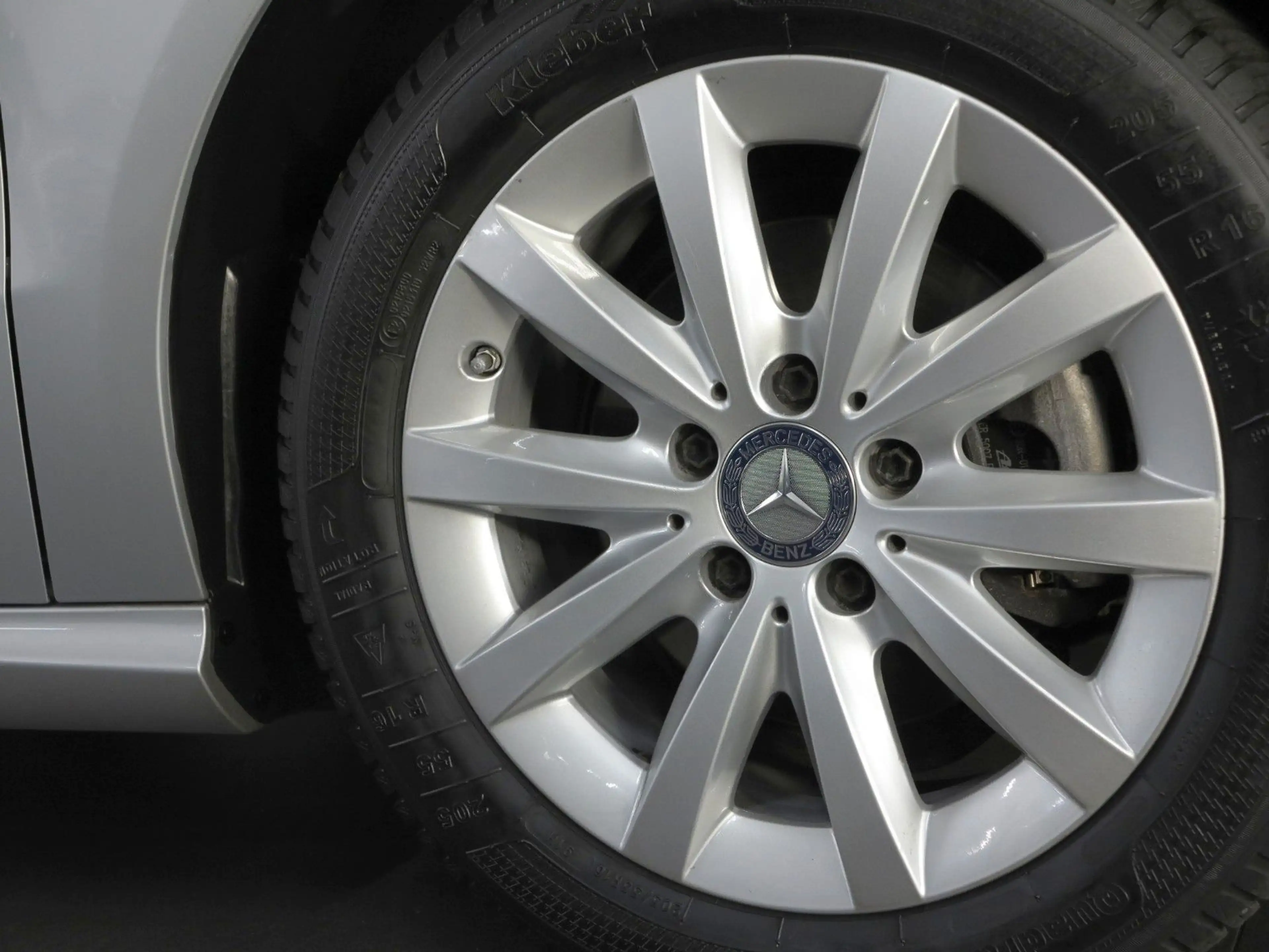 Mercedes-Benz B 180 Aut. BI-XENON/NAVI/31630KM/AHK/UNFALLFREI! — photo 7
