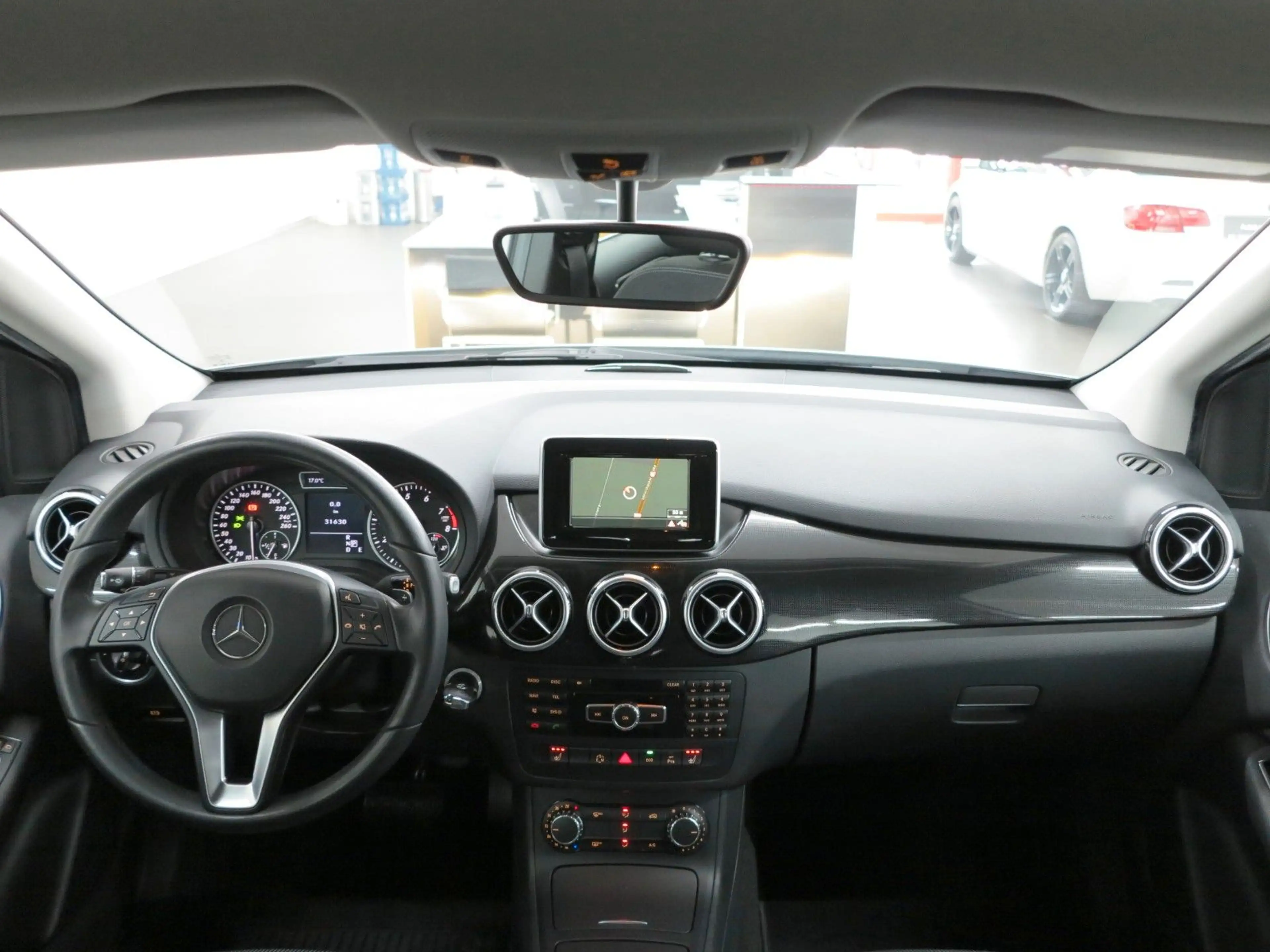 Mercedes-Benz B 180 Aut. BI-XENON/NAVI/31630KM/AHK/UNFALLFREI! — photo 10