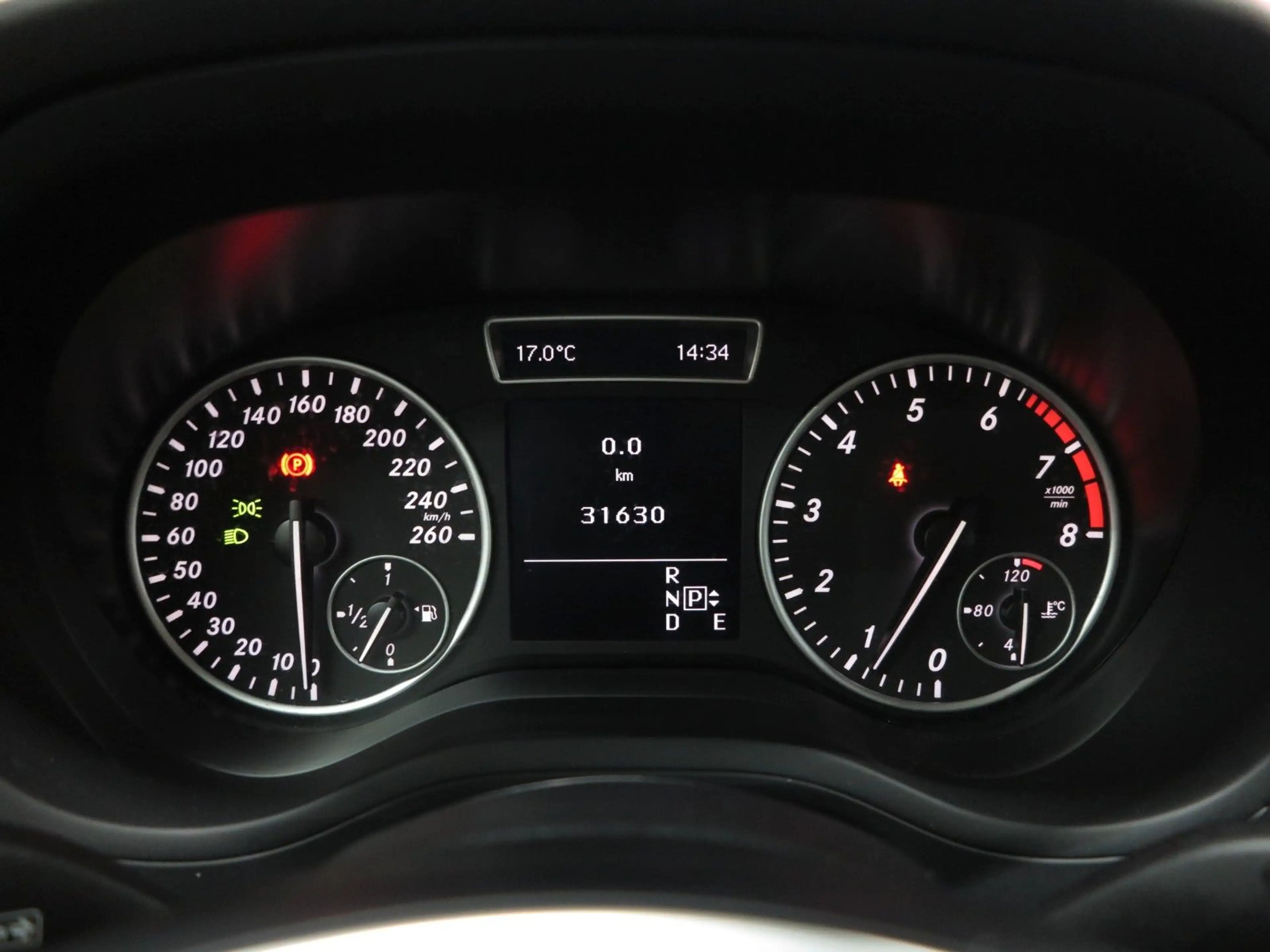Mercedes-Benz B 180 Aut. BI-XENON/NAVI/31630KM/AHK/UNFALLFREI! — photo 12