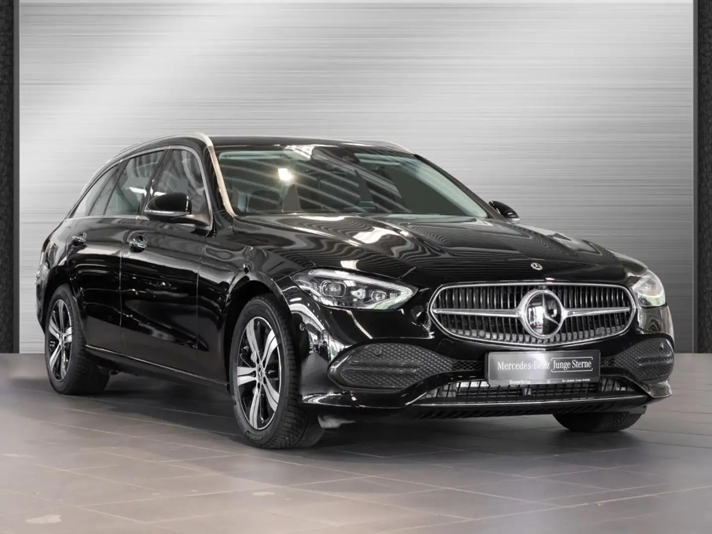 Mercedes-Benz C 300 e T // BURM AVANTGARDE DISTR SPUR PANO Schwarz - 2