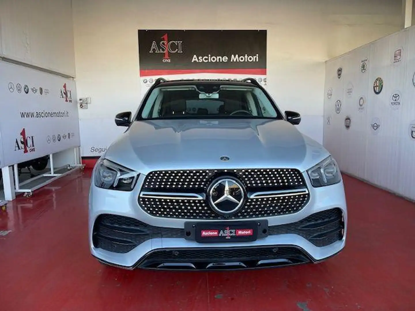 Mercedes-Benz GLE 300 300 d 4Matic Premium Plus Plateado - 2