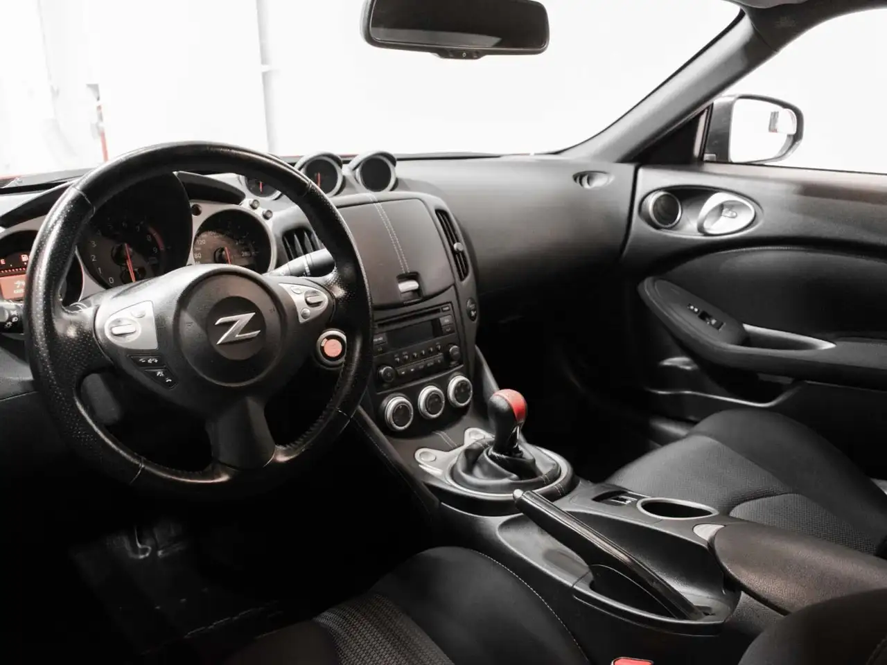 Nissan 370Z снимка Nissan 370Z