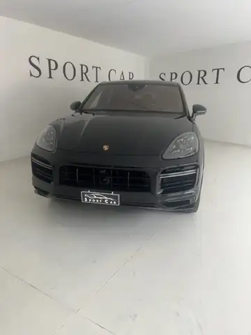 Porsche Cayenne view 2