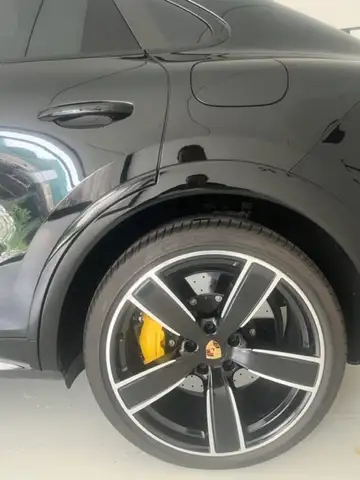 Porsche Cayenne view 8