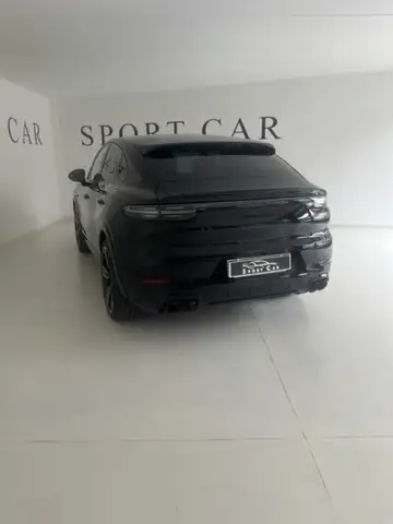 Porsche Cayenne view 4
