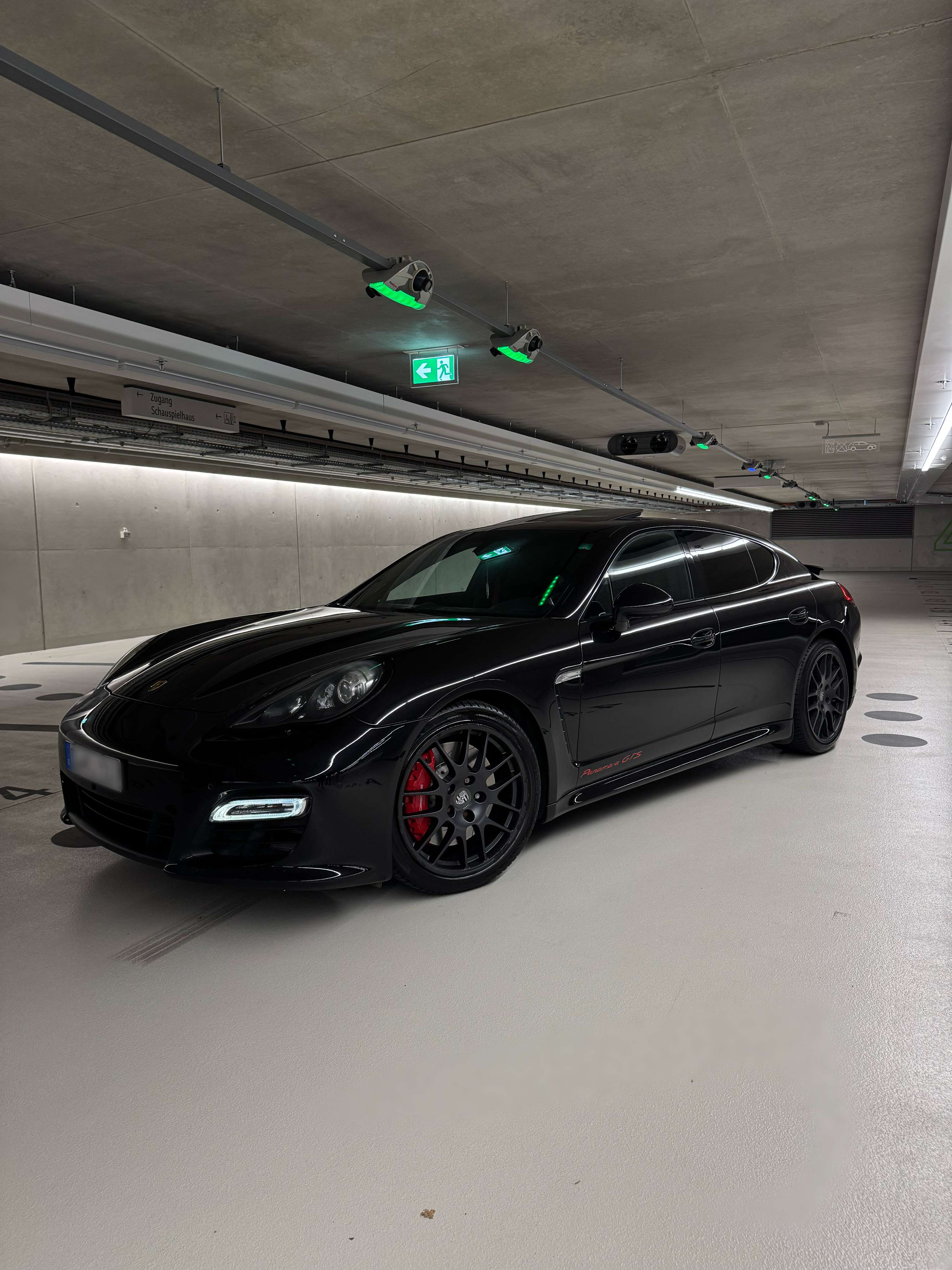 Second hand Porsche Panamera 