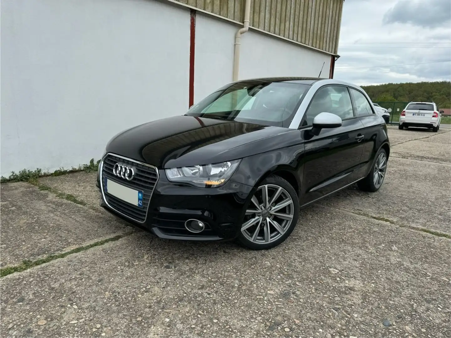 Audi A1 1.2 TFSI 86ch AMBITION LUXE Fekete - 1