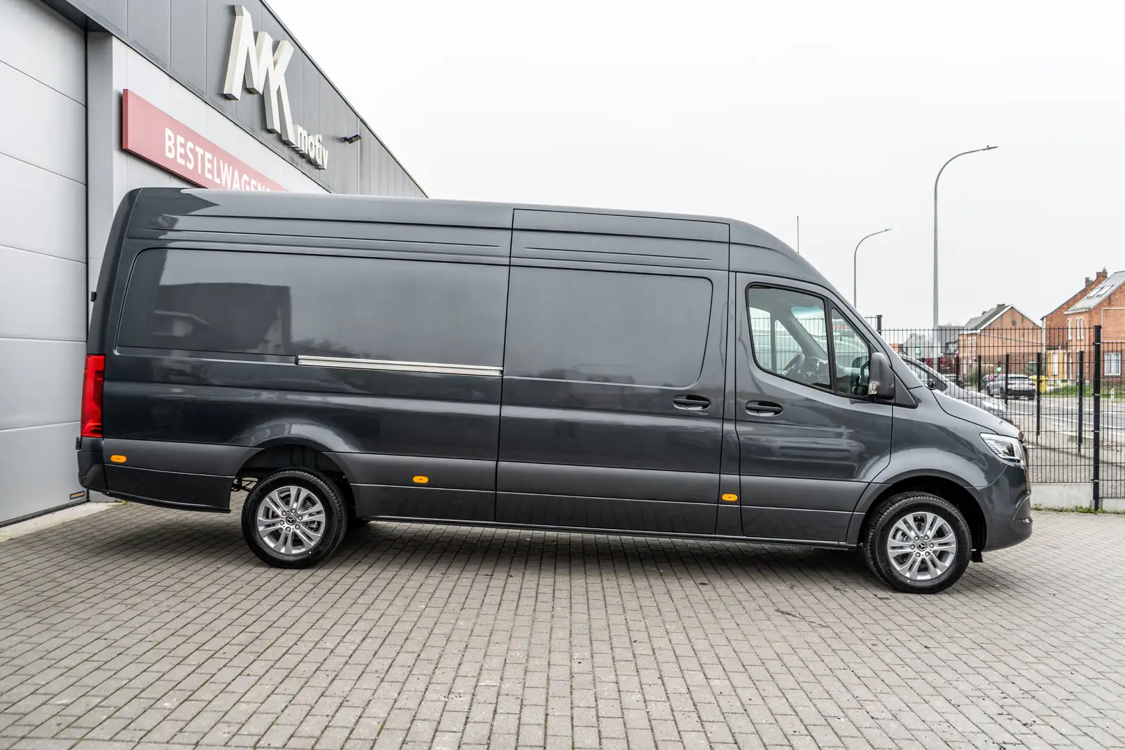 Mercedes-Benz Sprinter 319 L3H2 - Navigatie / Adaptive cc - 53.500ex Grijs - 2