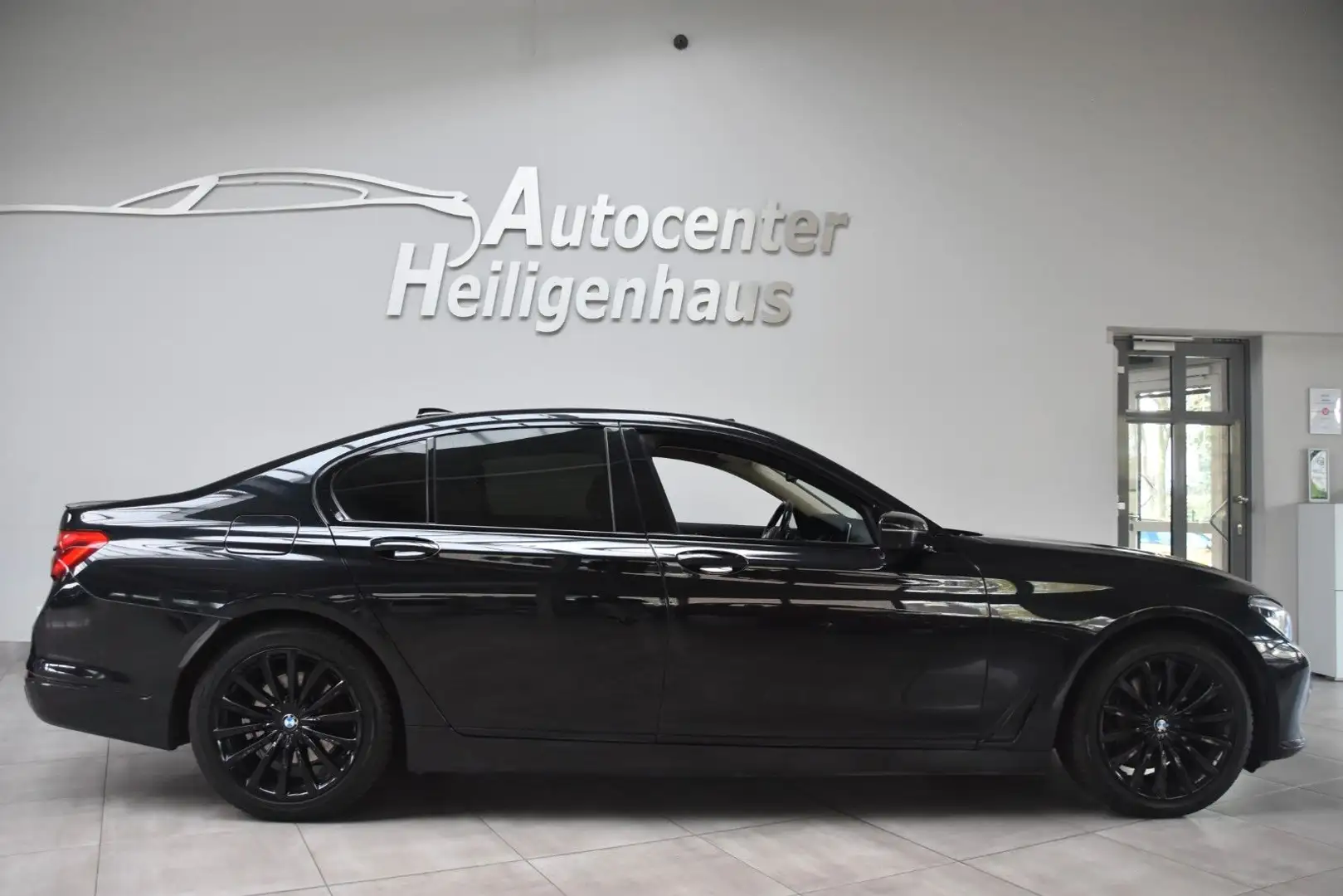 BMW 740 d xDrive Laser Leder Belüft 360°Kam Luft ACC Schwarz - 2