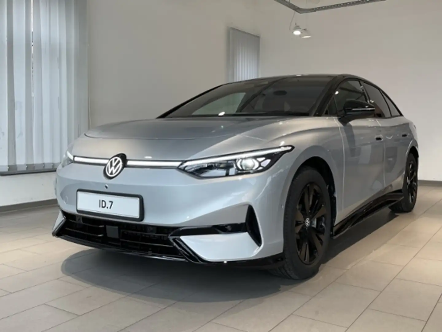 Volkswagen ID.7 Pro (286 PS) 77 kWh 1-Gang-Automatik Ezüst - 2