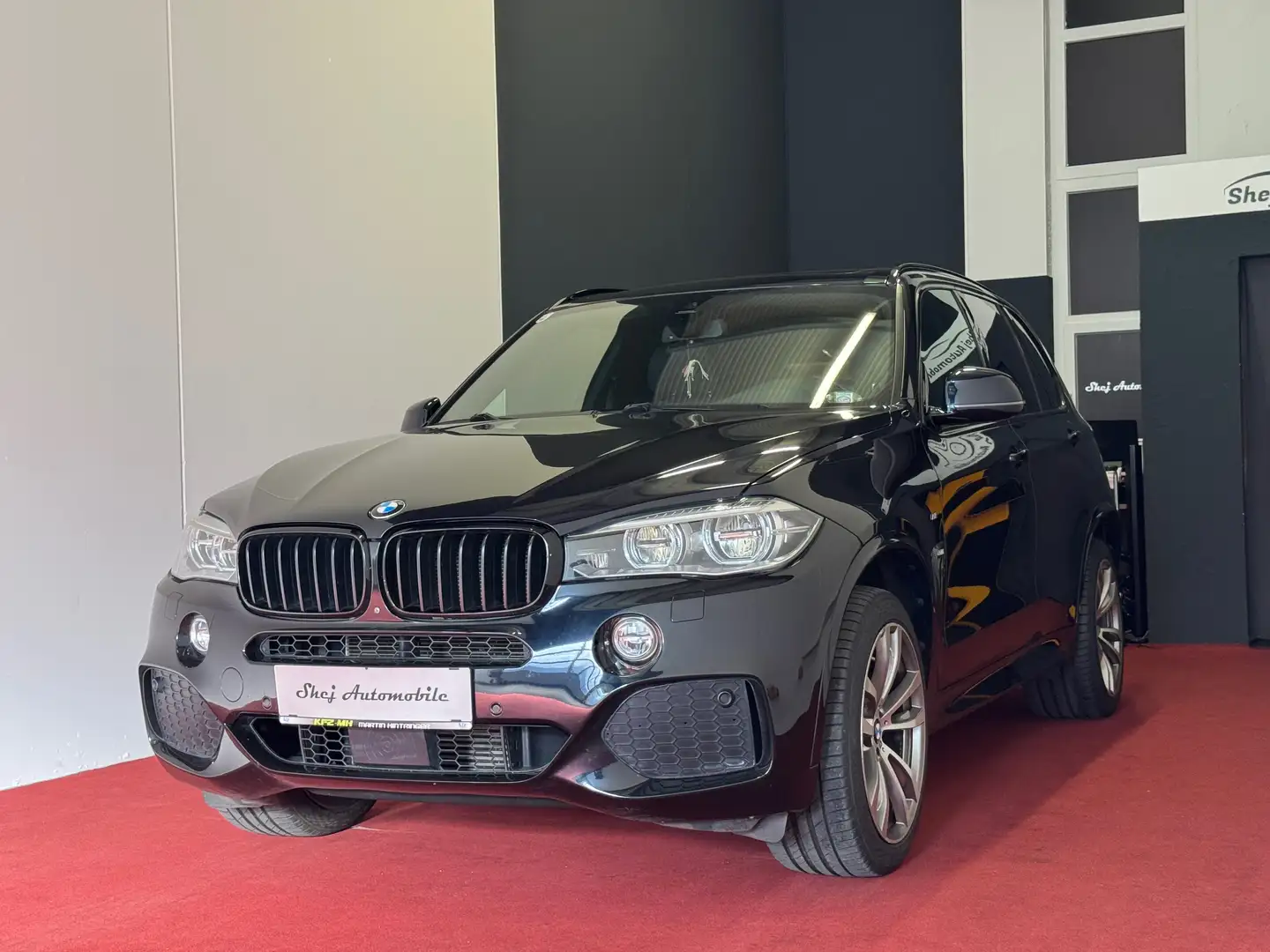 BMW X5 xDrive 30 d*M Paket*Panorama* Schwarz - 1