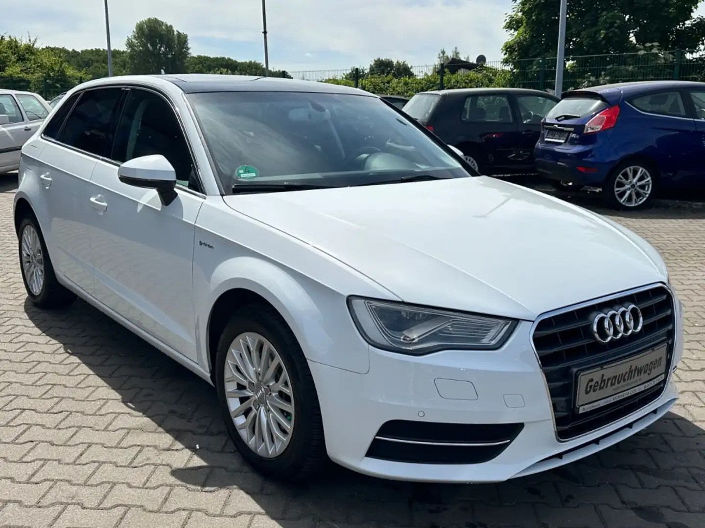 Audi A3 Sportback ambiente Weiß - 2