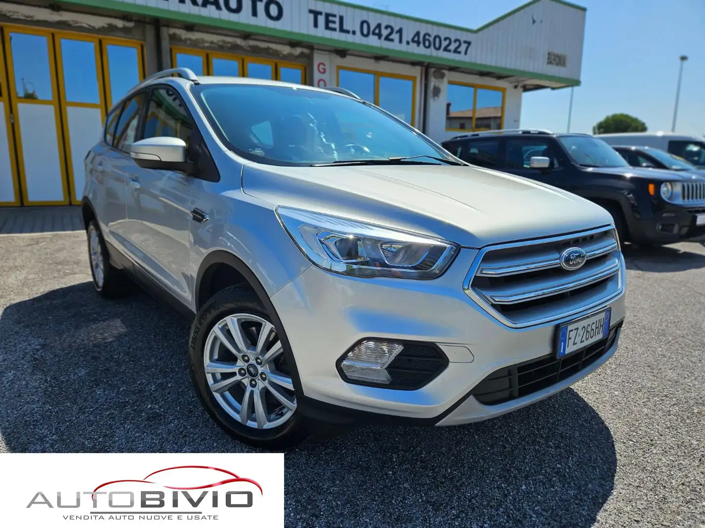 Ford Kuga 2.0 TDCI 120 CV S&S 2WD Powershift Business Zilver - 1