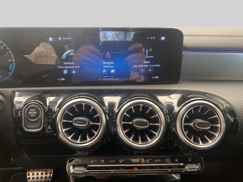 Mercedes-Benz CLA 250 e AMG Line Coupé + PANORAMISCH DAK + MULTIBEAM LED — photo 11