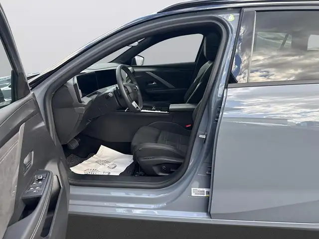 Opel Astra view 13