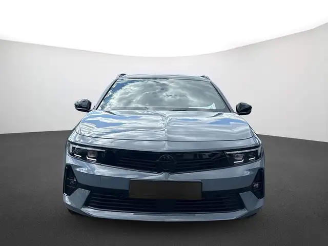 Opel Astra view 3