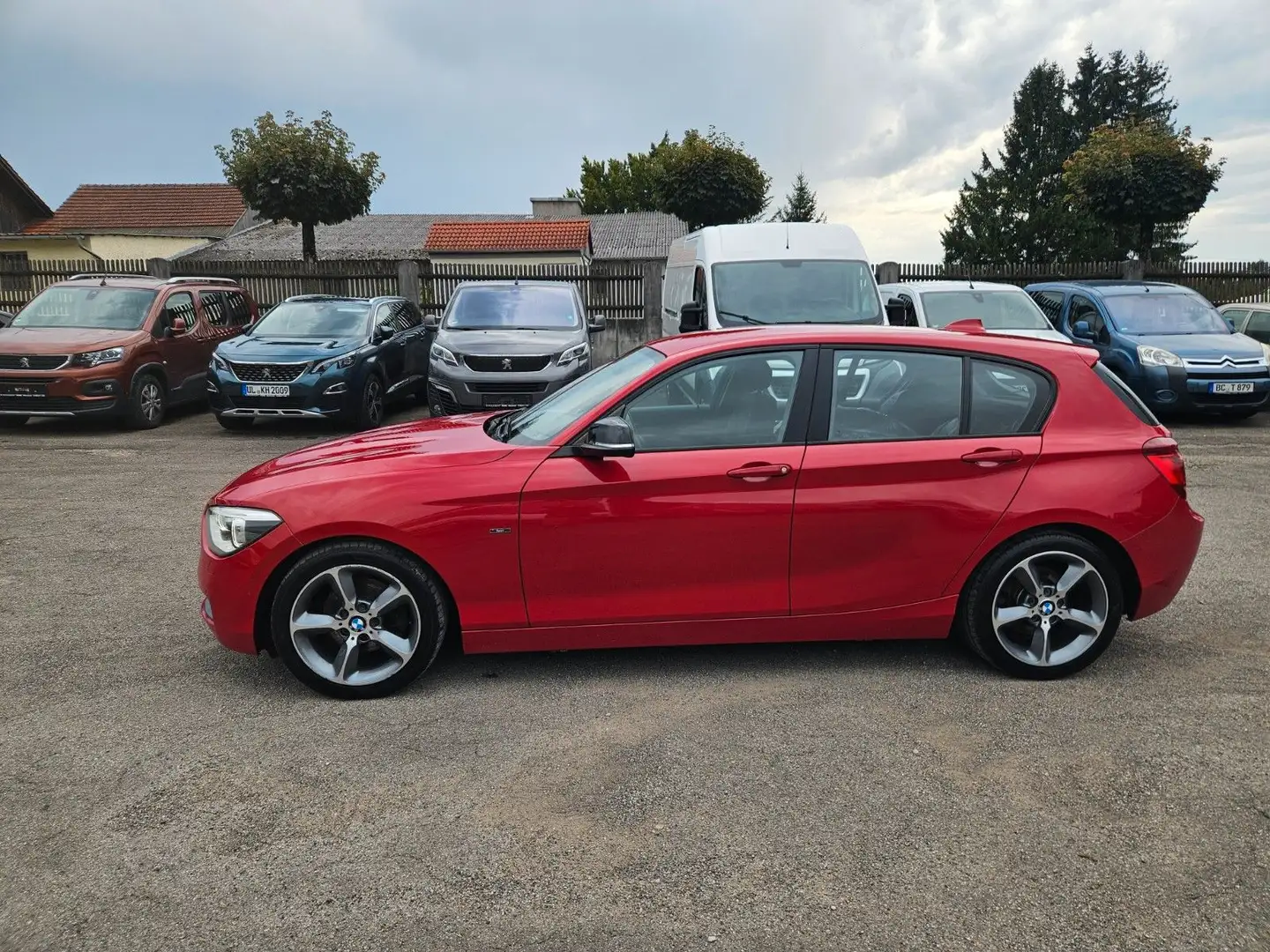 BMW 116 i, 8-fach bereift,Klima,EPH Červená - 1