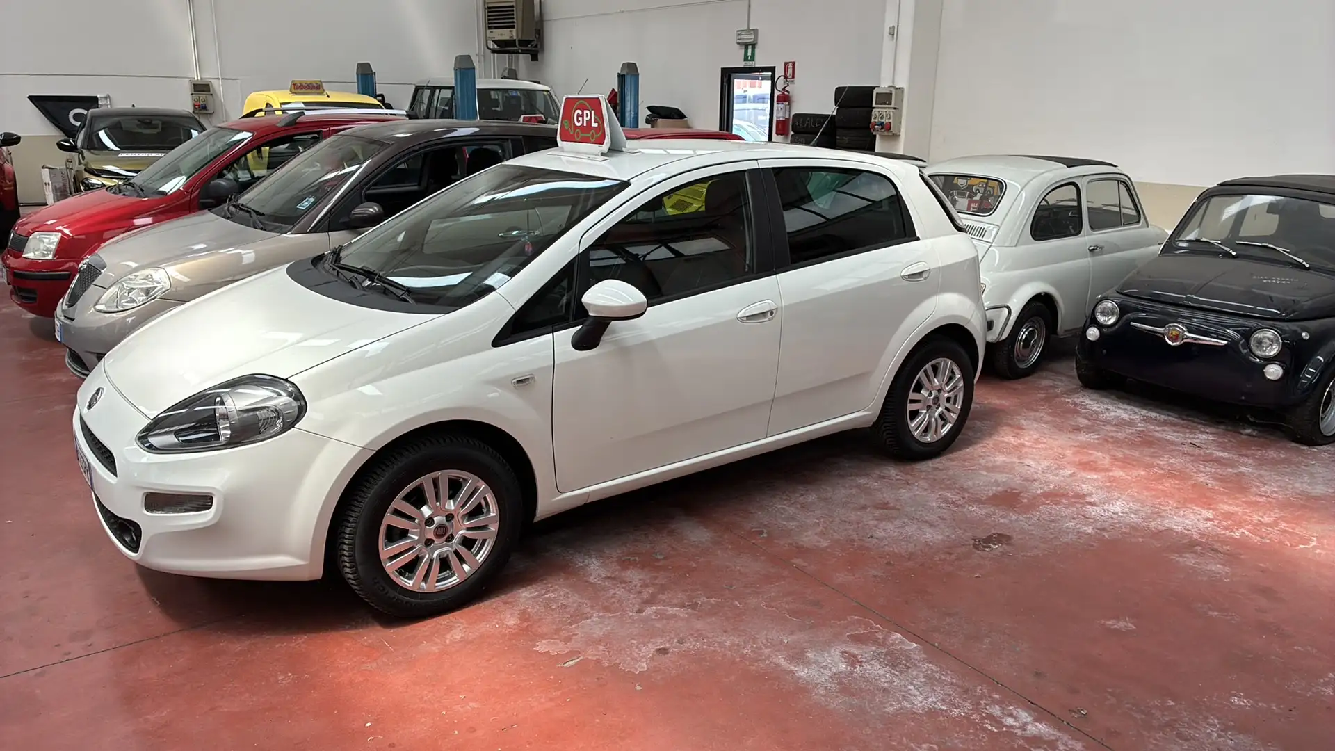 Fiat Punto 5p 1.4 easypower Lounge Gpl - 2