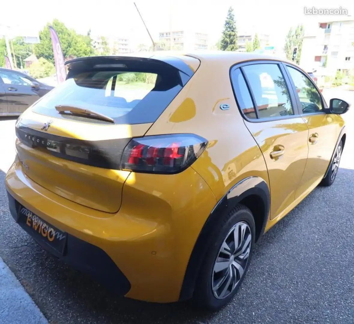 Peugeot 208 E-208 GENERATION-II ELECTRIC 135 CH ACTIVE + CAMER Jaune - 2
