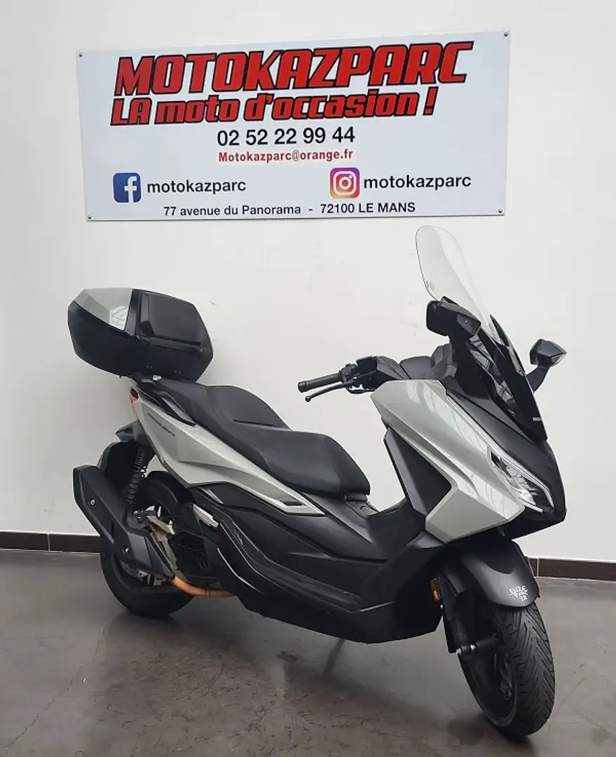 Honda Forza 125 Gris - 1