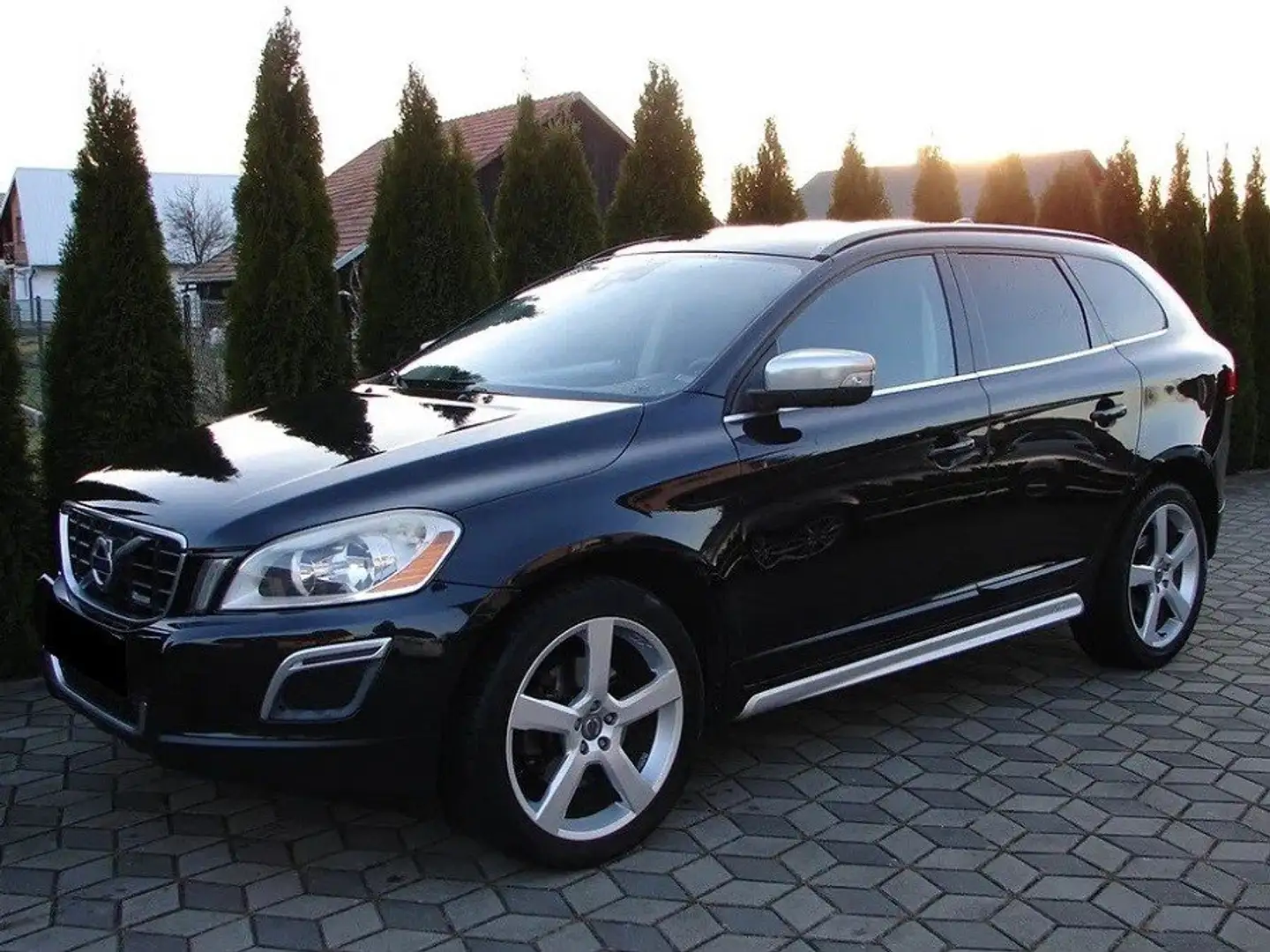 Volvo XC60 XC60 D3 AWDR Design Černá - 1