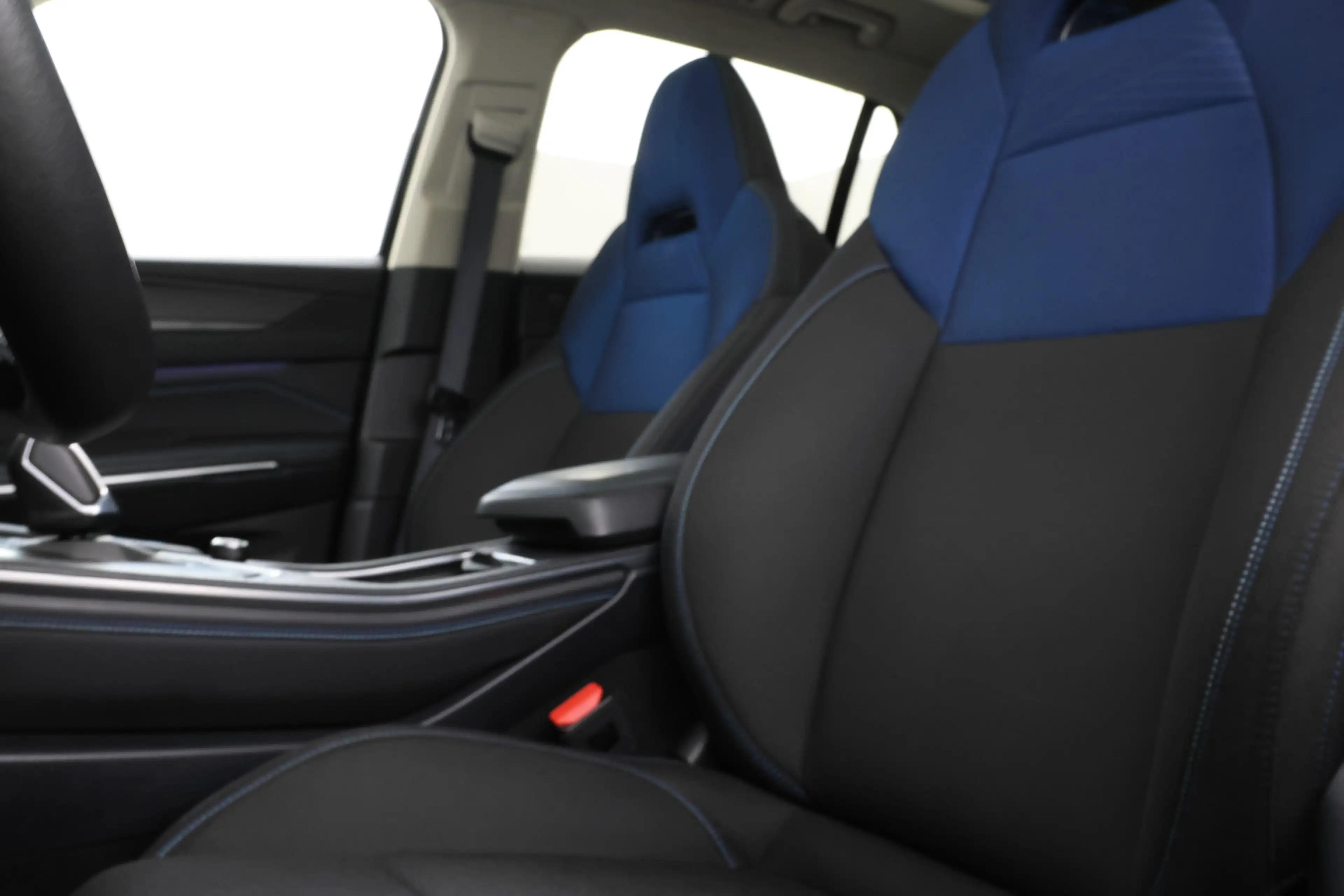 Lynk & Co 01 1.5 Full black, Panorama, Applecarplay — photo 27