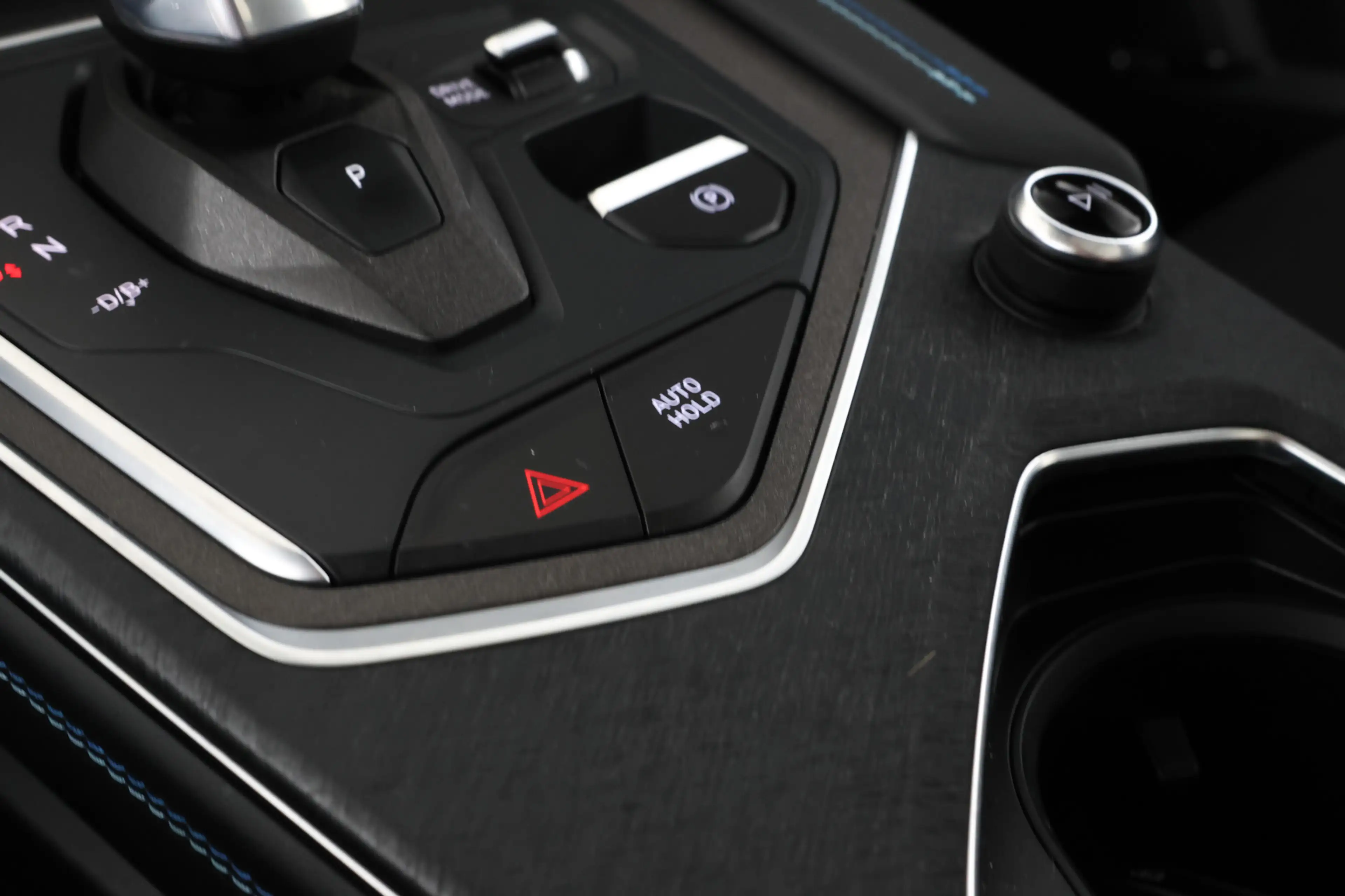 Lynk & Co 01 1.5 Full black, Panorama, Applecarplay — photo 28