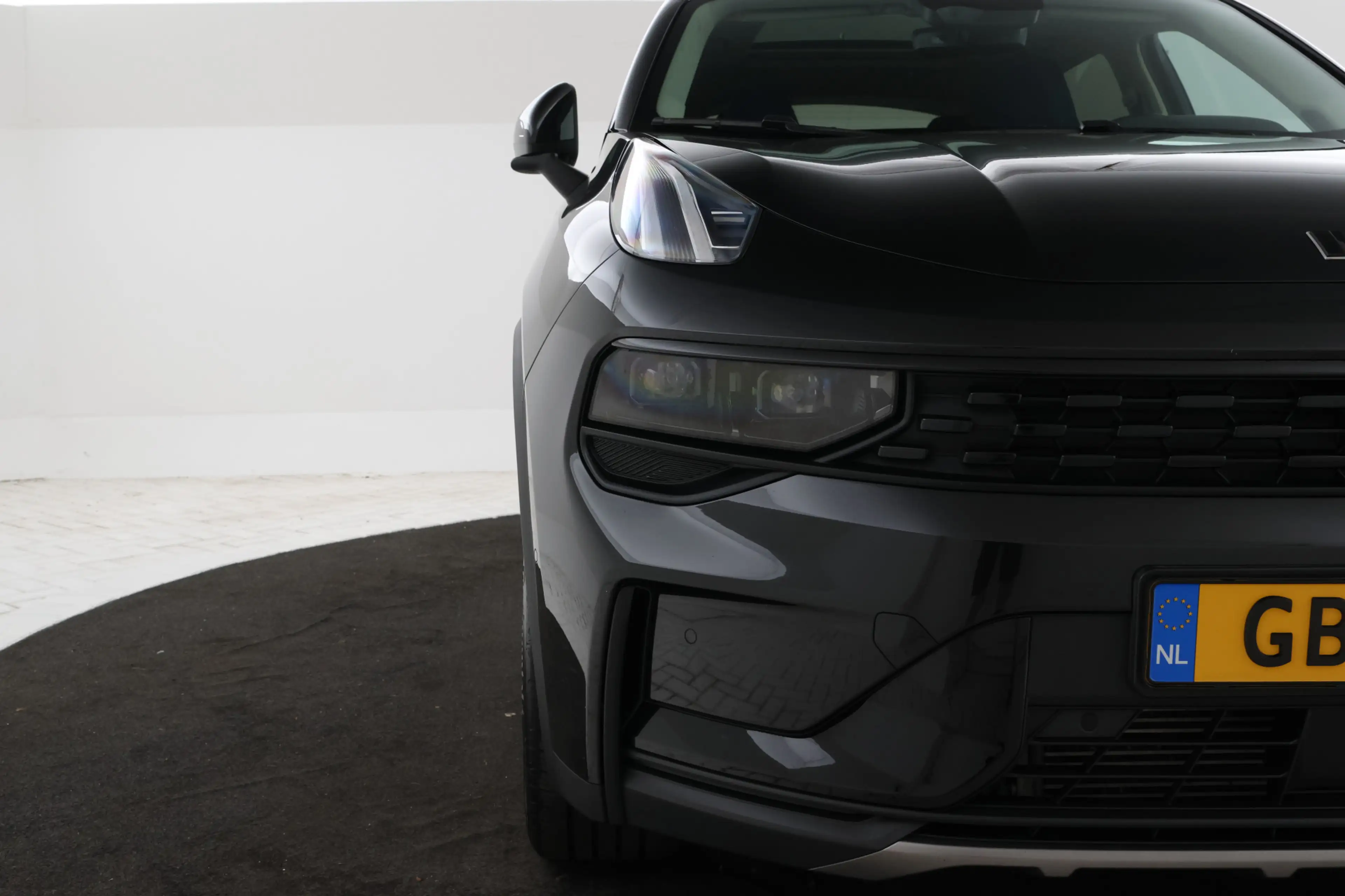 Lynk & Co 01 1.5 Full black, Panorama, Applecarplay — photo 10