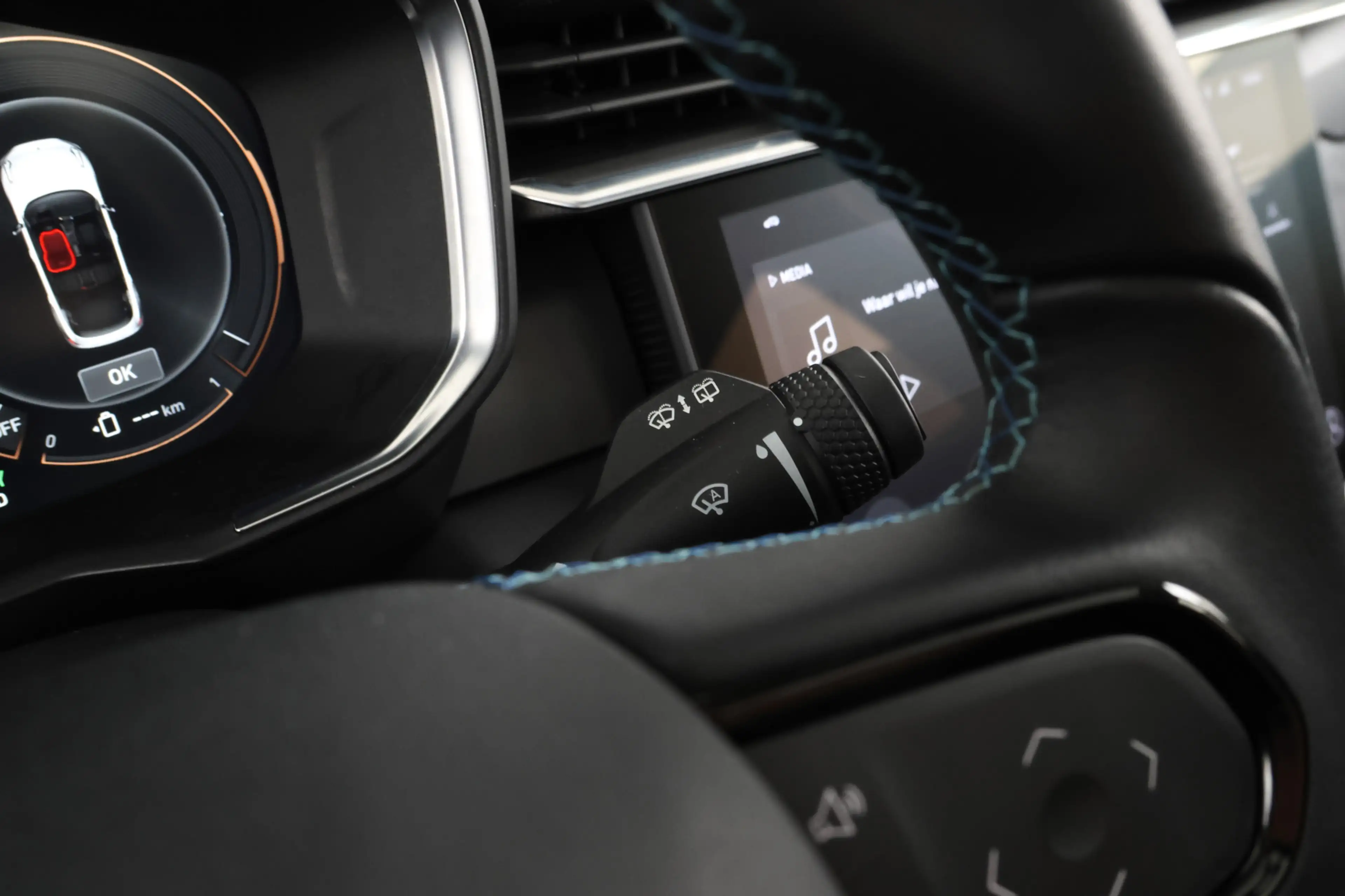Lynk & Co 01 1.5 Full black, Panorama, Applecarplay — photo 38