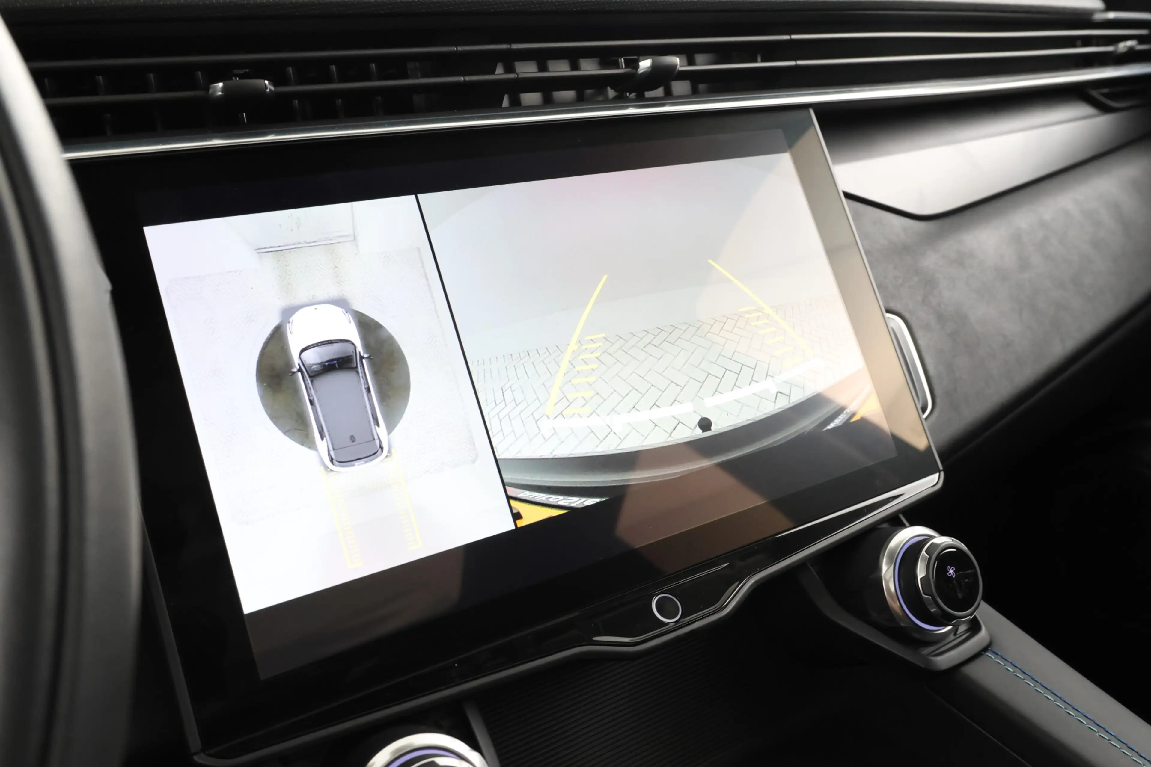 Lynk & Co 01 1.5 Full black, Panorama, Applecarplay — photo 33