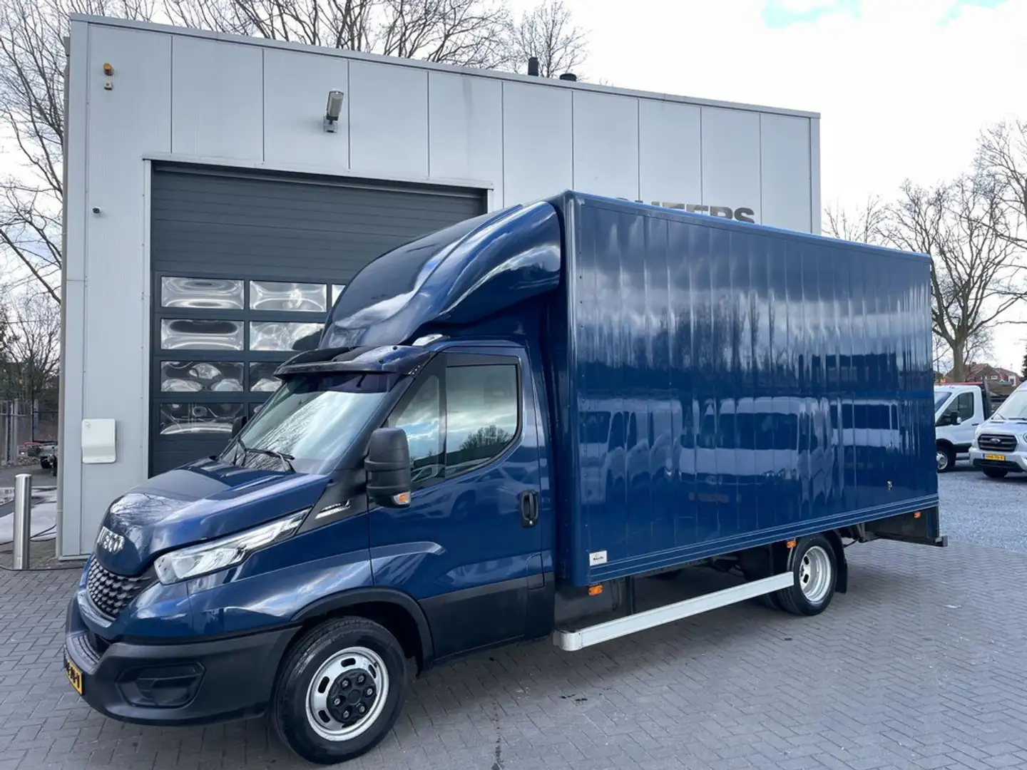 Iveco Daily 35C18 Aut. Bakwagen Airco | Navigatie | Luchtverin Blauw - 1